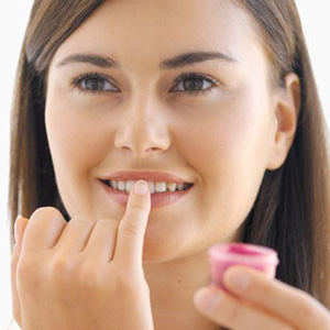 چگونه لب های خود را بزرگ نشان دهیم؟ چگونه لب های خود را بزرگ نشان دهیم؟