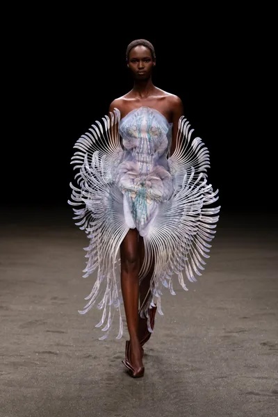 کالکشن مدل لباس زنانه کوتور بهار ۲۰۲۱ آیریس ون هرپن