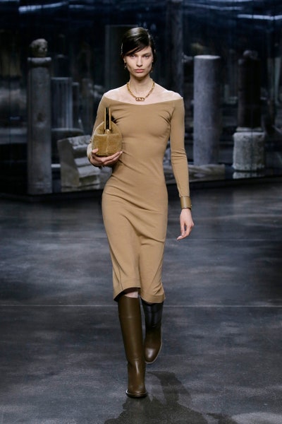 کالکشن مدل لباس زنانه پاییز و زمستان ۲۰۲۱ فندی